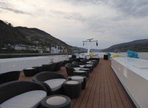 vordere Terrasse