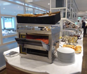 Frühstücksbuffet im Vier Jahreszeiten