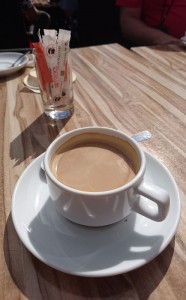 Kaffeepause am Hafen