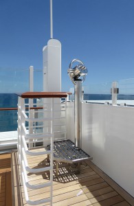 Ferngläser vorne Deck 17