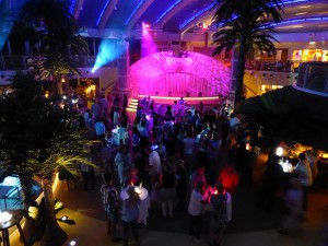 Beach Club bei Nacht