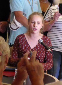 Emily und der Cup Song