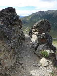 durch die Felsen