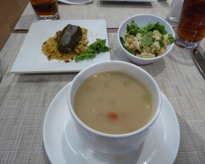 gefülltes Weinblatt, Kichererbsensalat, Clam Chowder