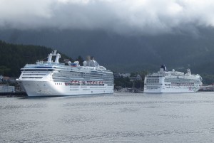 Island Princess und Norwegian Pearl