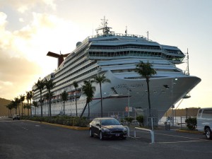 Carnival Glory im Sonnenuntergang