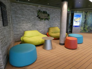 Jungle Pool Lounge