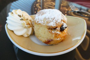 Baiser und Scone