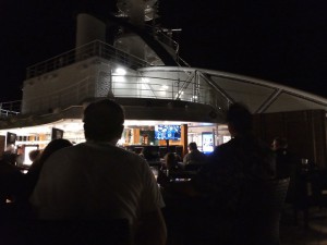 Super Bowl am Yacht Club Pooldeck