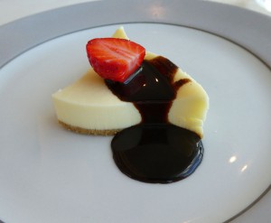 New York Cheesecake / Chocolate Fudge Sauce
