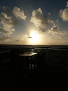Sonnenaufgang am Heck