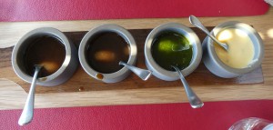 4 Saucen: Forrest Mushroom, Pepper, Chimichurri, Bérnaise