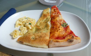 Pizza vom Biscayne Bay Buffet
