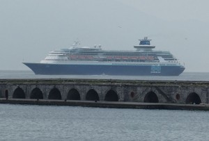 Sovereign vor Neapel