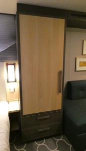 Schrank links
