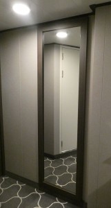 raumhoher Spiegel