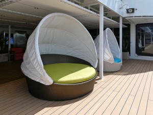 Jungle Pool Lounge