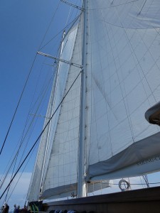 unter Segeln
