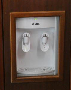 Wasserspender im Salon
