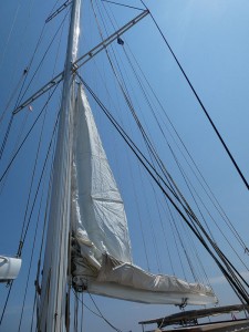 S.Y. Rhea unter Segeln