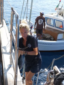 Nici bringt den Thunfisch an Bord