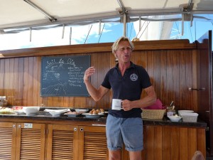 Richard erläutert das Tagesprogramm