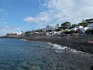 schwarzer Strand