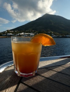 Sundowner vor Stromboli