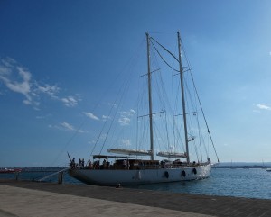 S.Y. Rhea zurück in Syrakus
