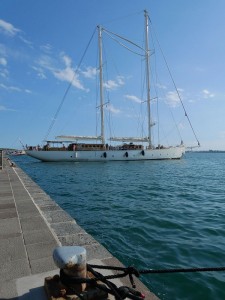 S.Y. Rhea zurück in Syrakus