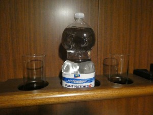 Wasser und Gläser