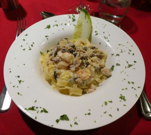 Tagliatelle mit Pistou Sauce und Meeresfrüchten