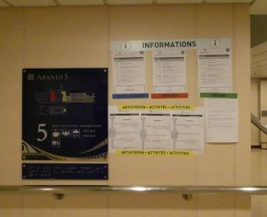 Infotafeln mit Tagesprogramm