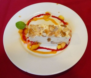 Nougat-Eis