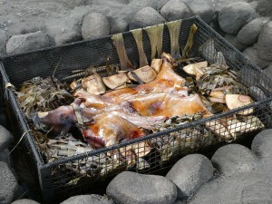 Schwein aus dem Erdofen
