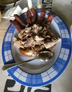 Umu-Schwein mit Kochbananen