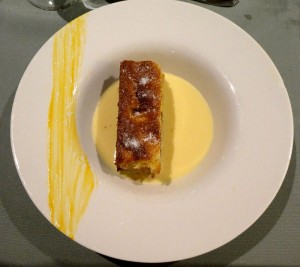 Apfelkuchen mit Vanillesauce