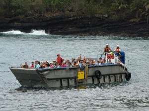 die Passagierbarge kommt