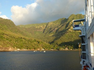 Bucht von Vaitahu im Abendlicht