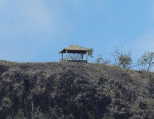 das ist das Ziel oben am Bergkamm