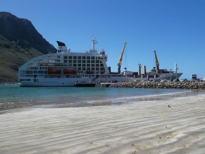 Aranui 5 in Hakahau
