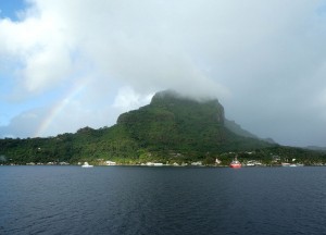 Regenbogen über Bora Bora