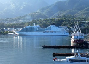 Seabourn Sojourn im Hafen