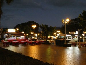 Place Vaiete mit Les Roulottes