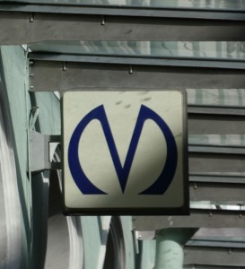blaues M für Metro - goldenes M für...