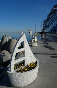 AIDAmar und MSC Meraviglia