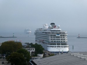 AIDAdiva und Viking Sky
