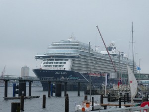 Mein Schiff 1 im Nebel