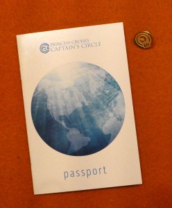 Captain´s Circle Logbuch und Pin