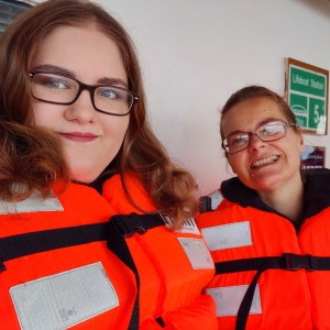 Mutter-Tochter-Selfie mit Rettungsweste